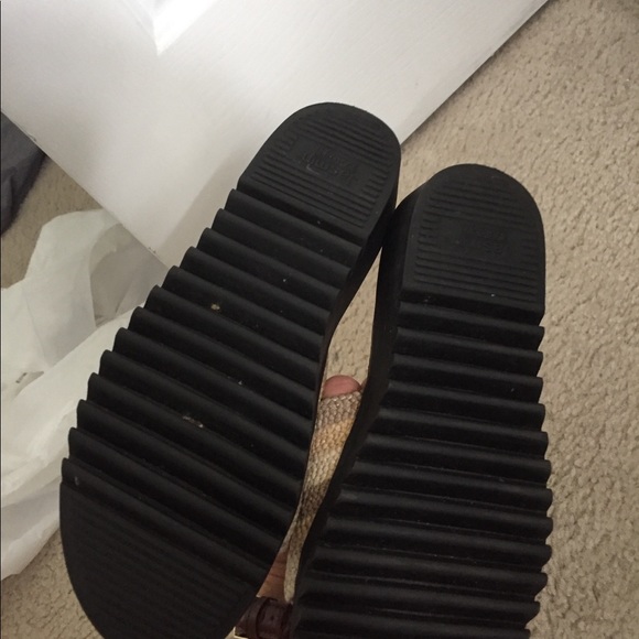 Sandals - Picture 4 of 4